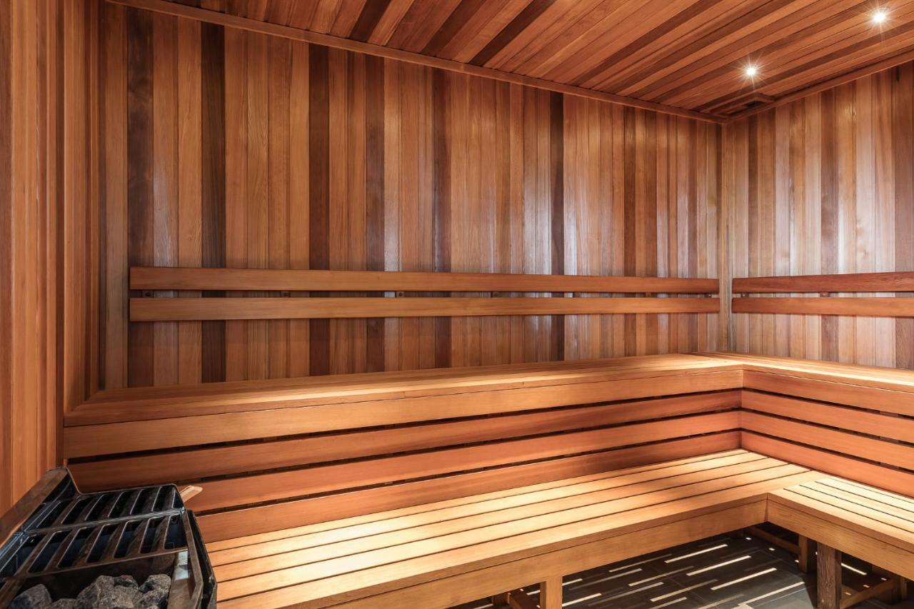 סידני Meriton Suites Church Street, Parramatta מראה חיצוני תמונה A modern Finnish sauna