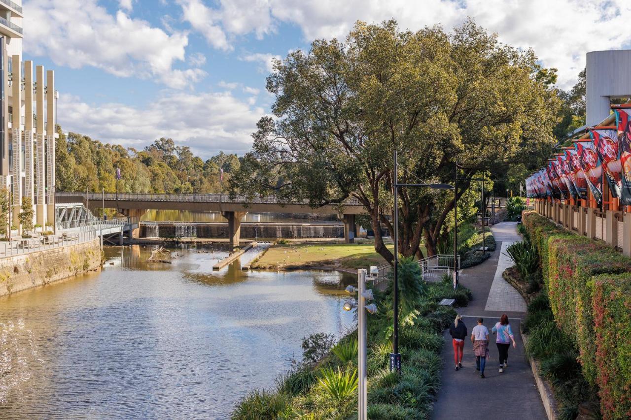 סידני Meriton Suites Church Street, Parramatta מראה חיצוני תמונה The River Torrens, Adelaide