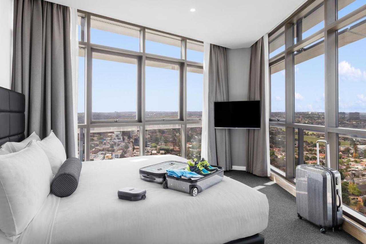 סידני Meriton Suites Church Street, Parramatta מראה חיצוני תמונה A typical room at the hotel