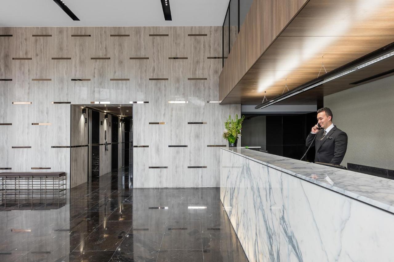 סידני Meriton Suites Church Street, Parramatta מראה חיצוני תמונה The lobby of the hotel